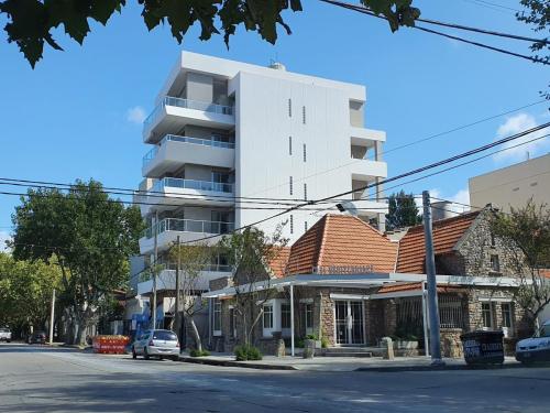 EDIFICIO MEDITERRANEO